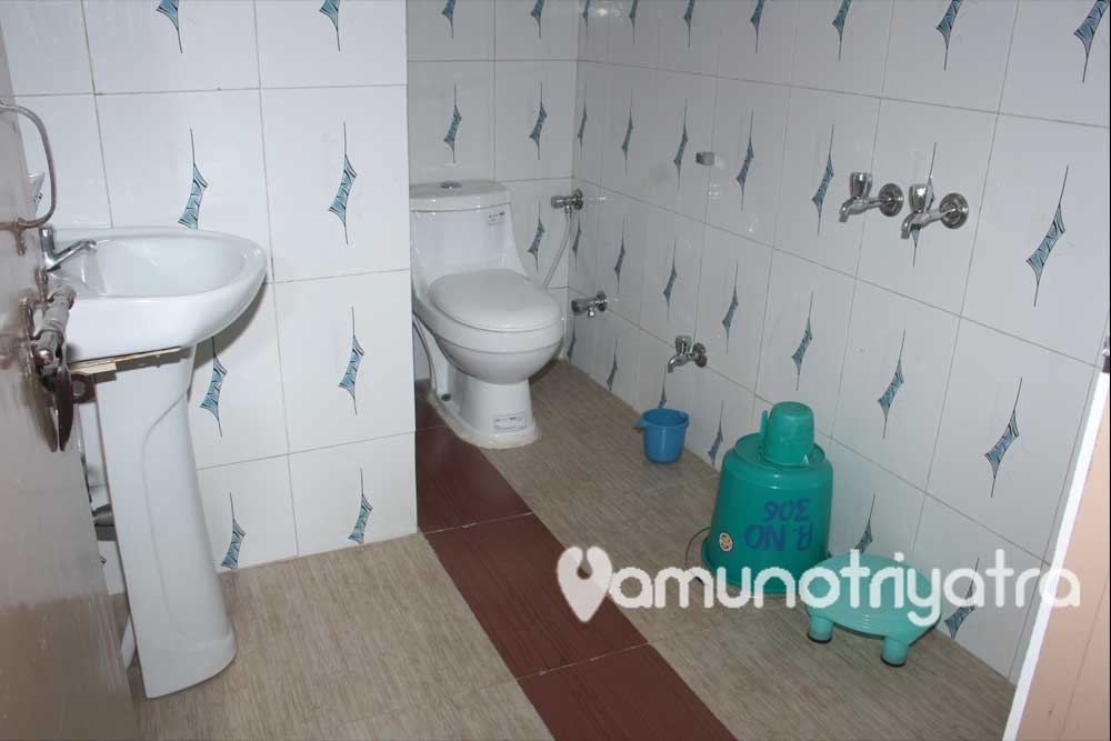 book hotels in Yamunotri